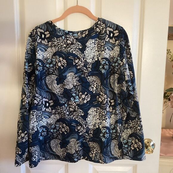 NWOT. Christopher & Banks Brand Women’s L/S Tee in Blues Print Size Large - Picture 2 of 10